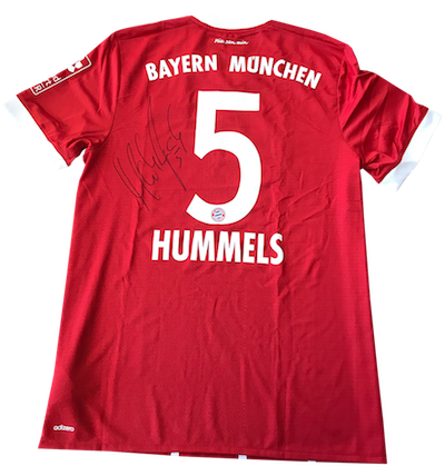 Original signed FC Bayern jersey by Mats Hummels