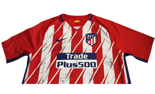 Originales Trikot von Atletico Madrid mit Unterschrift des gesamten Teams