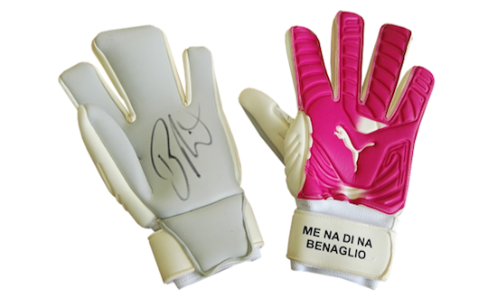 Original signed goalkeeper gloves by Diego Benaglio