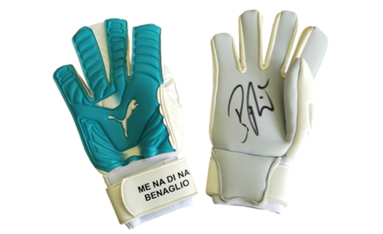 Original signed goalkeeper gloves by Diego Benaglio