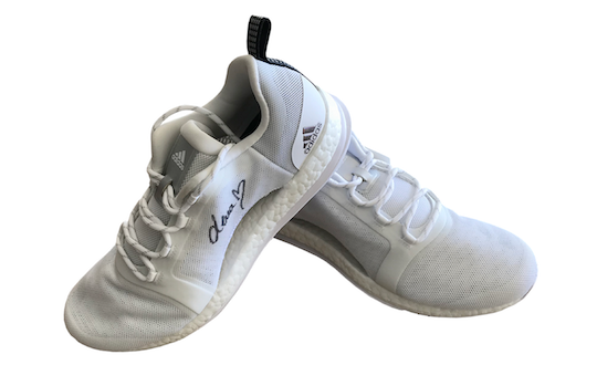 Signierte adidas Trainingsschuhe Modell: Pure Boost x Tr 2