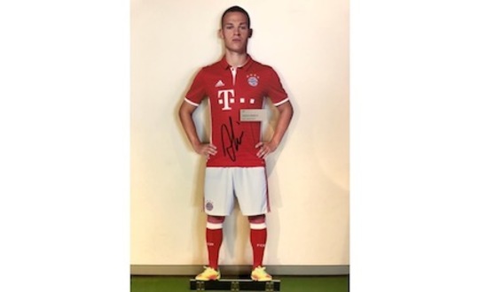 Original signed Joshua Kimmich life-size-cut-out figure from the FC Bayern Erlebniswelt