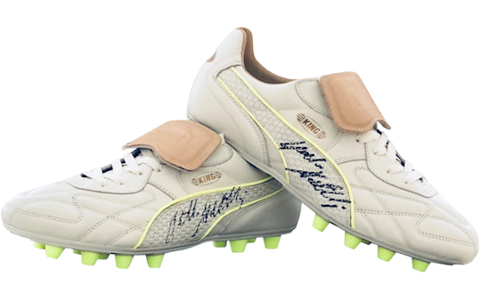 original unterschriebene Fußballschuhe von Thierry Henry