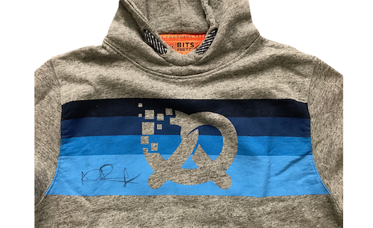 Original signierte Bits & Pretzels Hoodie von Nico Rosberg